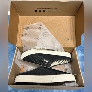 NWT Taos EZ Sole size 9.5